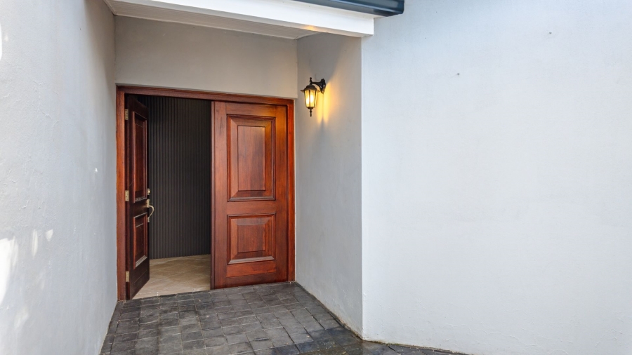 6 Bedroom Property for Sale in Costa Sarda Western Cape